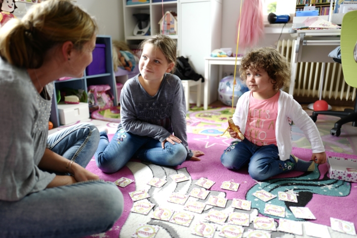 AKM Mitarbeiterin mit Kindern