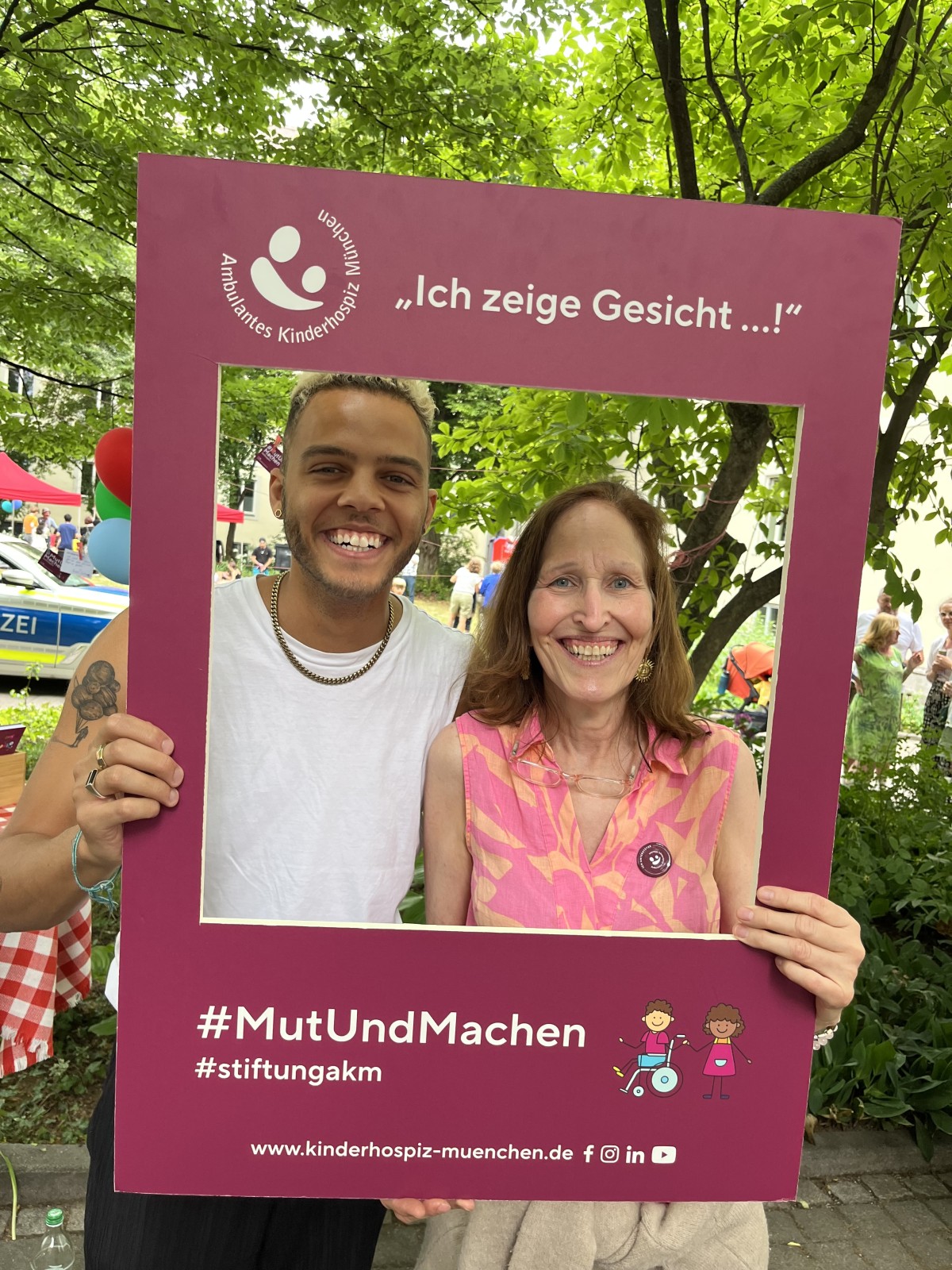 Botschafter Malik Harris mit Christine Bronner
